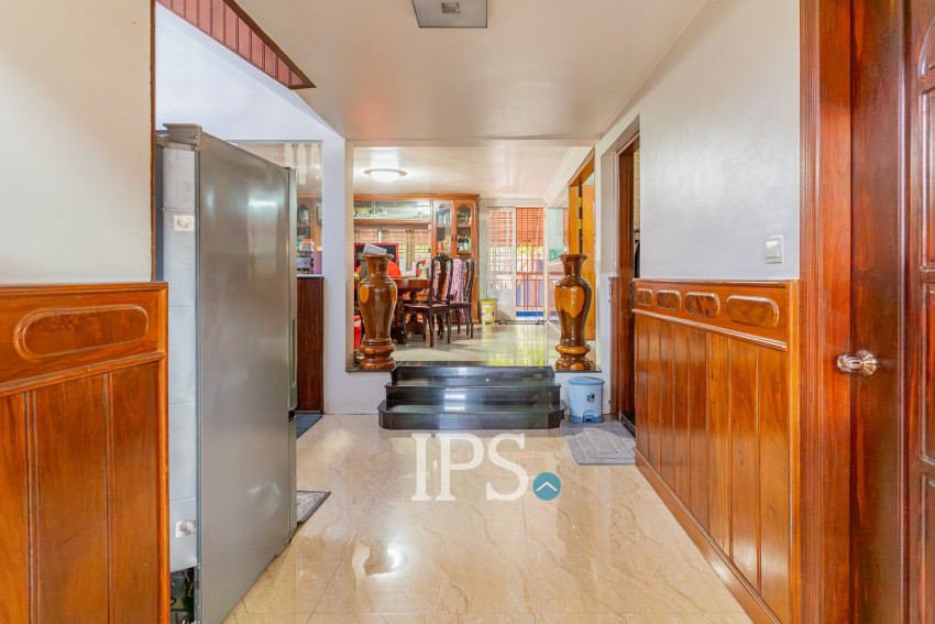 6 Bedroom Villa For Sale - Chip Mong 271, Chak Angrae Leu, Phnom Penh