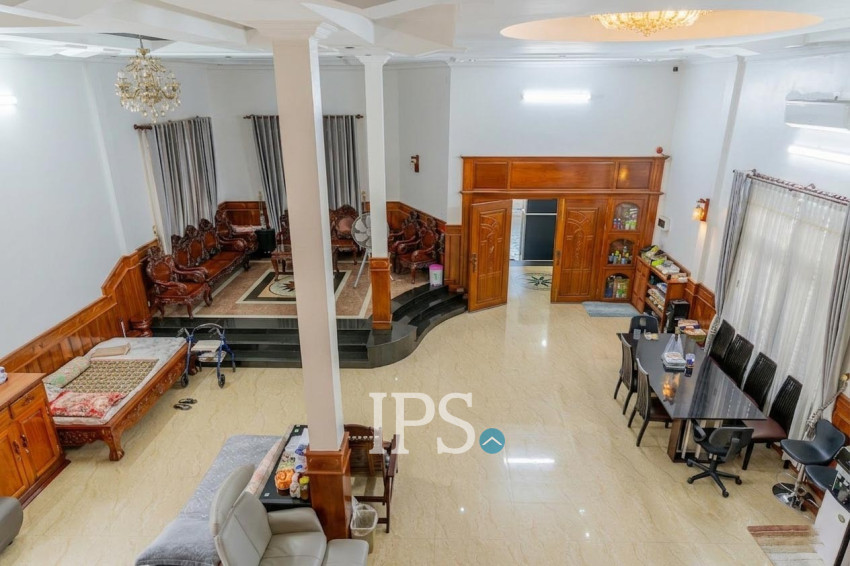 6 Bedroom Villa For Sale - Chip Mong 271, Chak Angrae Leu, Phnom Penh