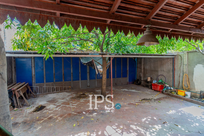 6 Bedroom Villa For Sale - Chip Mong 271, Chak Angrae Leu, Phnom Penh