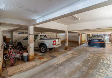 6 Bedroom Villa For Sale - Chip Mong 271, Chak Angrae Leu, Phnom Penh thumbnail