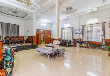 6 Bedroom Villa For Sale - Chip Mong 271, Chak Angrae Leu, Phnom Penh thumbnail