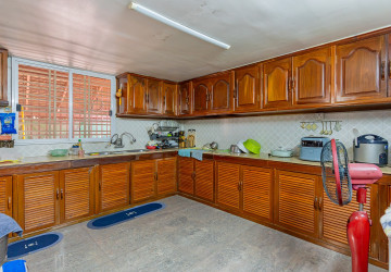 6 Bedroom Villa For Sale - Chip Mong 271, Chak Angrae Leu, Phnom Penh thumbnail