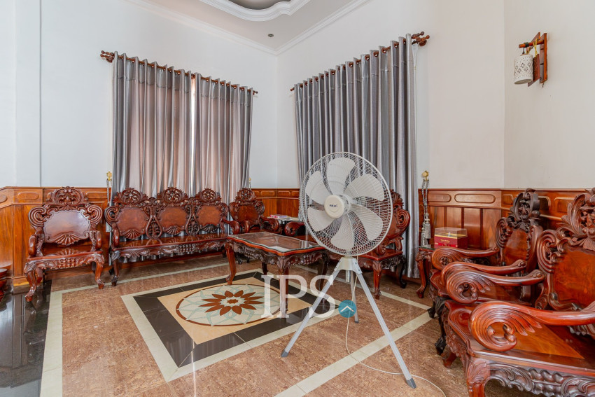 6 Bedroom Villa For Sale - Chip Mong 271, Chak Angrae Leu, Phnom Penh