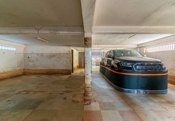 6 Bedroom Villa For Sale - Chip Mong 271, Chak Angrae Leu, Phnom Penh thumbnail