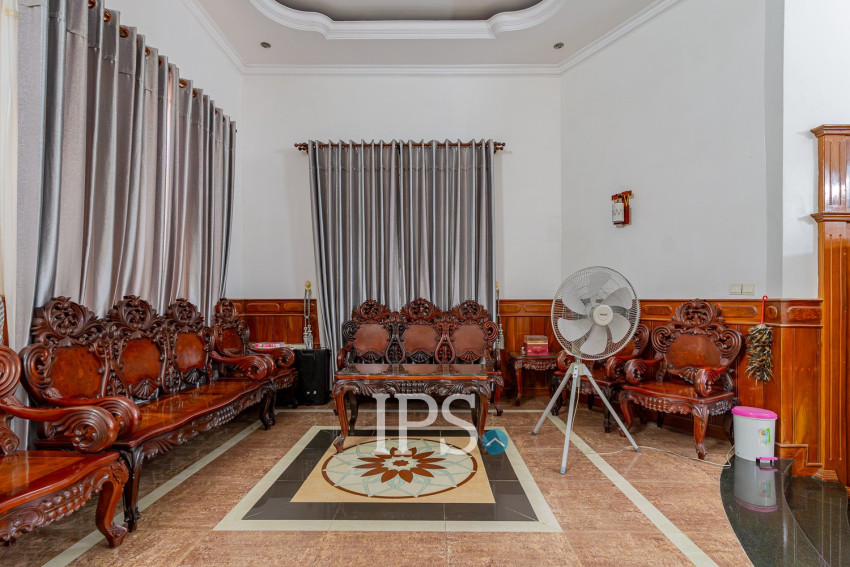 6 Bedroom Villa For Sale - Chip Mong 271, Chak Angrae Leu, Phnom Penh