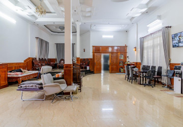 6 Bedroom Villa For Sale - Chip Mong 271, Chak Angrae Leu, Phnom Penh thumbnail