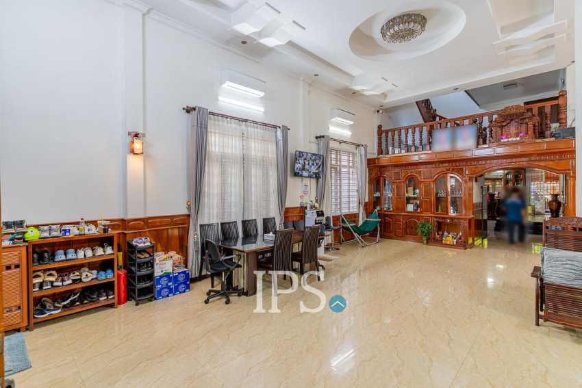 6 Bedroom Villa For Sale - Chip Mong 271, Chak Angrae Leu, Phnom Penh