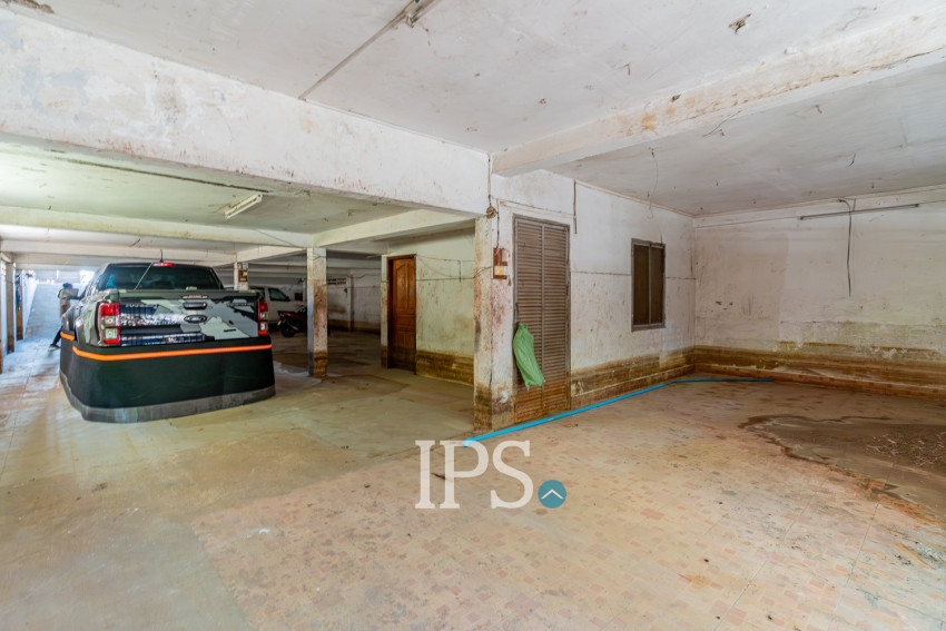 6 Bedroom Villa For Sale - Chip Mong 271, Chak Angrae Leu, Phnom Penh