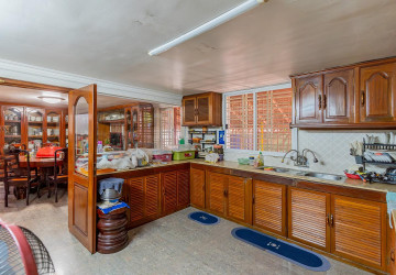 6 Bedroom Villa For Sale - Chip Mong 271, Chak Angrae Leu, Phnom Penh thumbnail