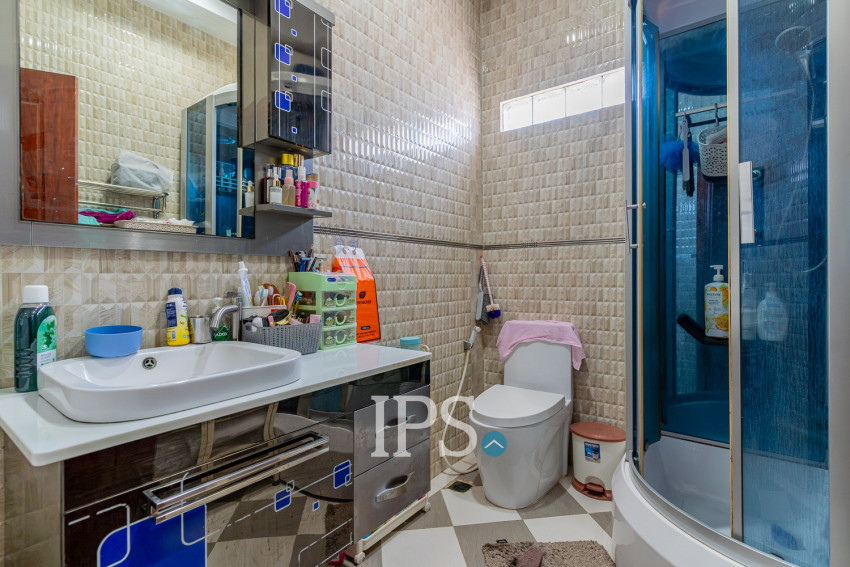 6 Bedroom Villa For Sale - Chip Mong 271, Chak Angrae Leu, Phnom Penh