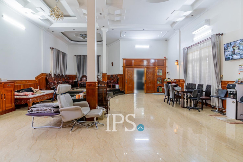 6 Bedroom Villa For Sale - Chip Mong 271, Chak Angrae Leu, Phnom Penh