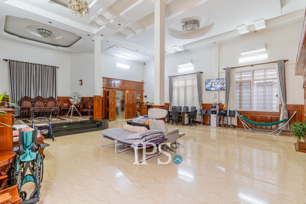 6 Bedroom Villa For Sale - Chip Mong 271, Chak Angrae Leu, Phnom Penh - Image 3 6 Bedroom Villa For Sale - Chip Mong 271, Chak Angrae Leu, Phnom Penh - Image 3