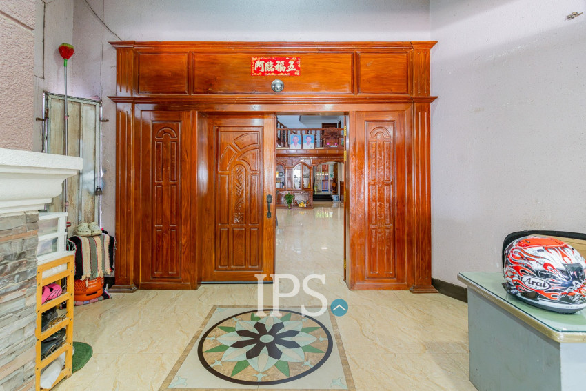 6 Bedroom Villa For Sale - Chip Mong 271, Chak Angrae Leu, Phnom Penh