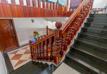 6 Bedroom Villa For Sale - Chip Mong 271, Chak Angrae Leu, Phnom Penh thumbnail