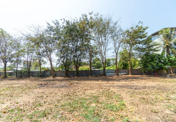 2,400 Sqm Commercial Land For Rent - Slor Kram, Siem Reap thumbnail