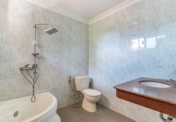 4 Bedroom Twin Villa For Rent - Bassac Garden City, Tonle Bassac, Phnom Penh thumbnail
