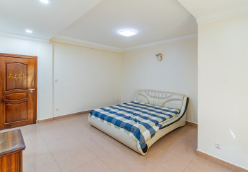 4 Bedroom Twin Villa For Rent - Bassac Garden City, Tonle Bassac, Phnom Penh thumbnail