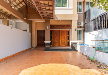 4 Bedroom Twin Villa For Sale - Bassac Garden City, Tonle Bassac, Phnom Penh thumbnail