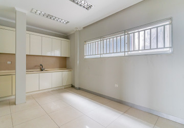 259 Sqm Commercial Building For Rent - Veal Vong, Phnom Penh thumbnail