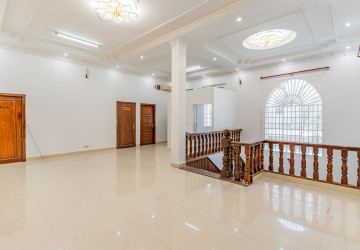 9 Room Commercial Villa For Rent - Toul Tum Poung 1, Phnom Penh thumbnail