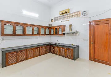 9 Room Commercial Villa For Rent - Toul Tum Poung 1, Phnom Penh thumbnail