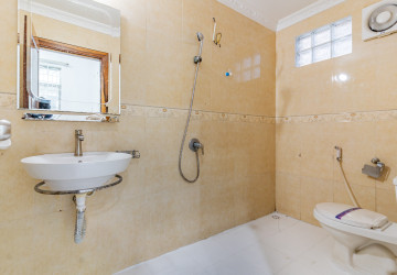 9 Room Commercial Villa For Rent - Toul Tum Poung 1, Phnom Penh thumbnail