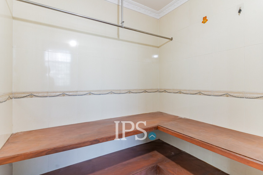9 Room Commercial Villa For Rent - Toul Tum Poung 1, Phnom Penh