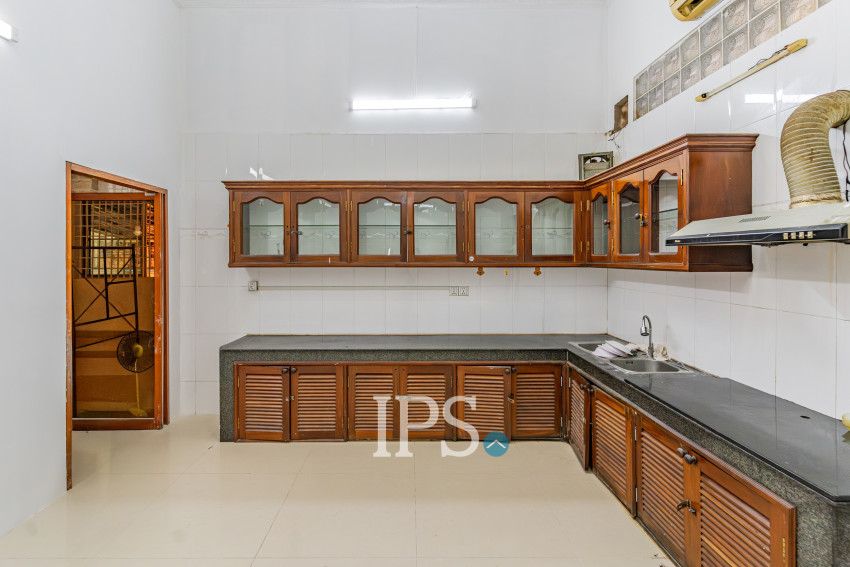 9 Room Commercial Villa For Rent - Toul Tum Poung 1, Phnom Penh