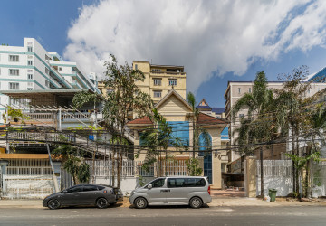 9 Room Commercial Villa For Rent - Toul Tum Poung 1, Phnom Penh thumbnail