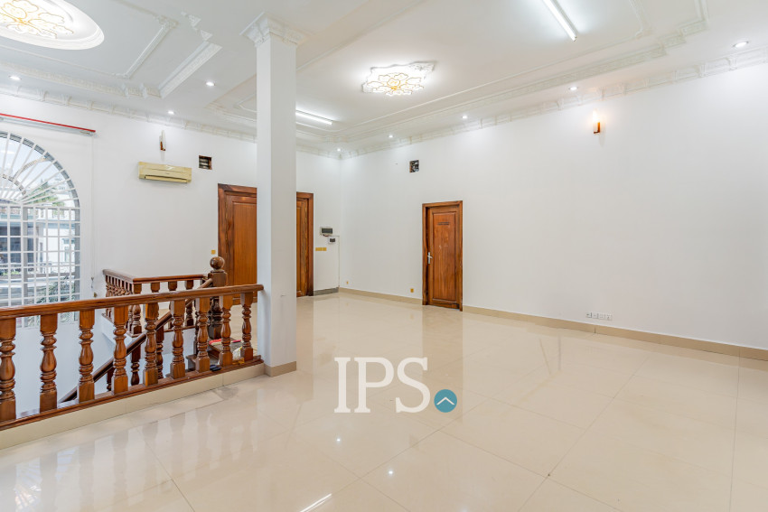 9 Room Commercial Villa For Rent - Toul Tum Poung 1, Phnom Penh