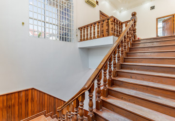 9 Room Commercial Villa For Rent - Toul Tum Poung 1, Phnom Penh thumbnail