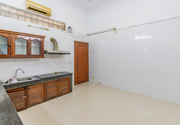 9 Room Commercial Villa For Rent - Toul Tum Poung 1, Phnom Penh thumbnail