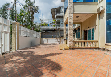 9 Room Commercial Villa For Rent - Toul Tum Poung 1, Phnom Penh thumbnail