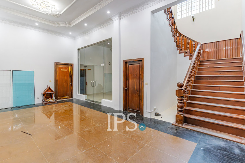 9 Room Commercial Villa For Rent - Toul Tum Poung 1, Phnom Penh