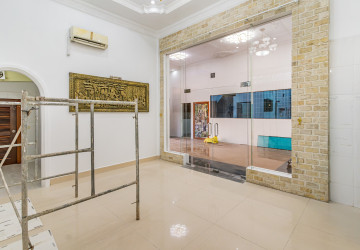 9 Room Commercial Villa For Rent - Toul Tum Poung 1, Phnom Penh thumbnail