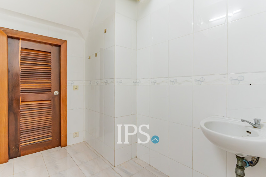 9 Room Commercial Villa For Rent - Toul Tum Poung 1, Phnom Penh