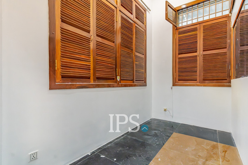 9 Room Commercial Villa For Rent - Toul Tum Poung 1, Phnom Penh