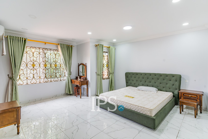 4 Bedroom Villa For Rent - Bassac Garden City, Tonle Bassac, Phnom Penh