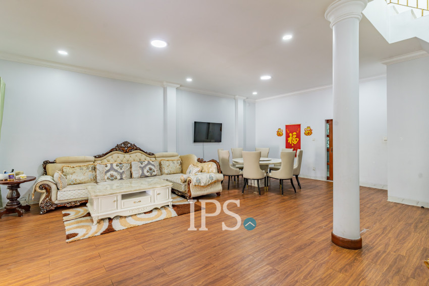 4 Bedroom Villa For Rent - Bassac Garden City, Tonle Bassac, Phnom Penh