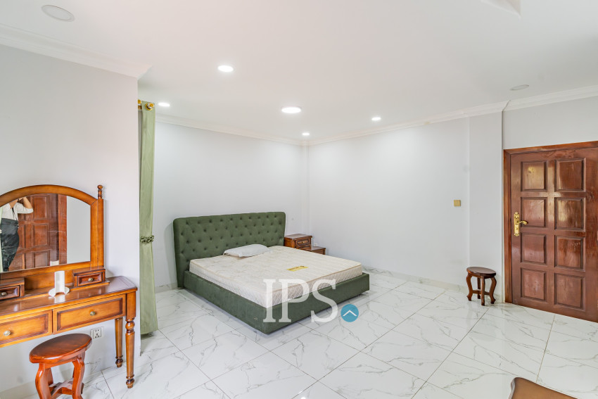 4 Bedroom Villa For Rent - Bassac Garden City, Tonle Bassac, Phnom Penh