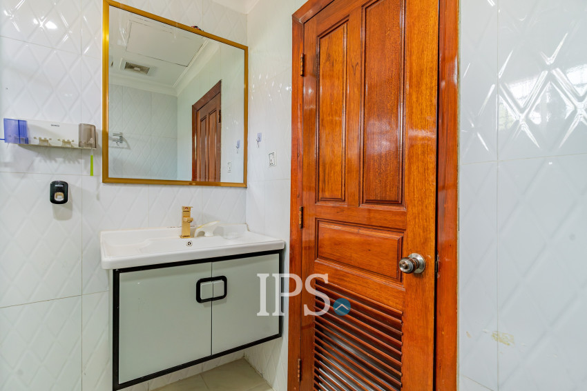 4 Bedroom Villa For Rent - Bassac Garden City, Tonle Bassac, Phnom Penh