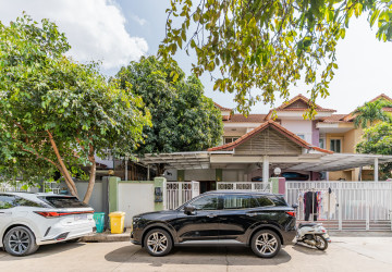 4 Bedroom Villa For Rent - Bassac Garden City, Tonle Bassac, Phnom Penh thumbnail