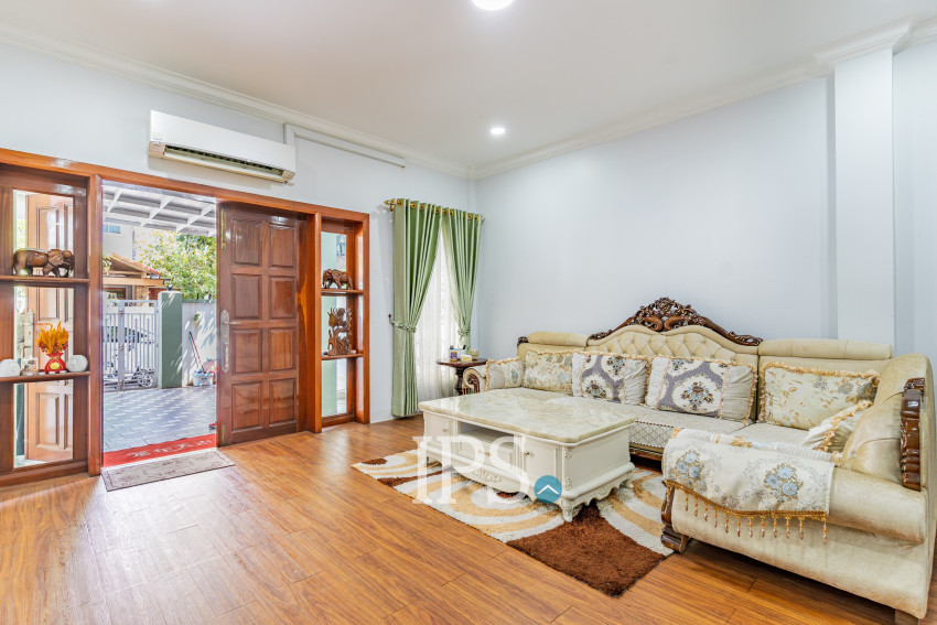 4 Bedroom Villa For Rent - Bassac Garden City, Tonle Bassac, Phnom Penh