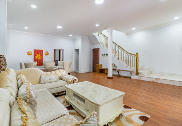 4 Bedroom Villa For Rent - Bassac Garden City, Tonle Bassac, Phnom Penh thumbnail