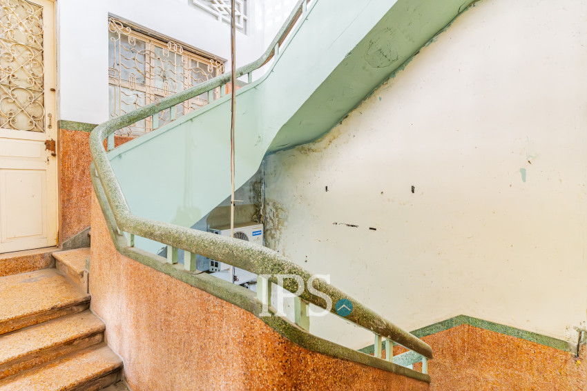 Renovated Loft 2 Bedroom Apartment For Sale - Phsar Kandal 1, Phnom Penh