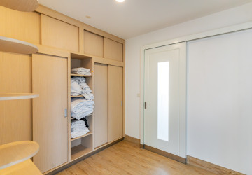 Duplex 5 Bedroom Serviced Penthouse For Rent - BKK1, Phnom Penh thumbnail