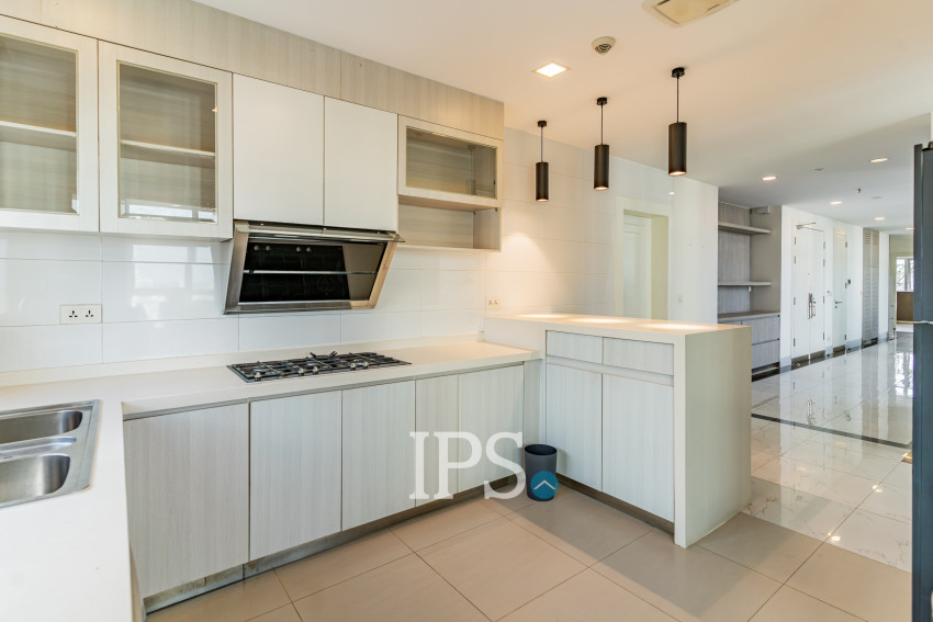 Duplex 5 Bedroom Serviced Penthouse For Rent - BKK1, Phnom Penh