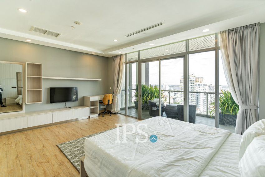 Duplex 5 Bedroom Serviced Penthouse For Rent - BKK1, Phnom Penh
