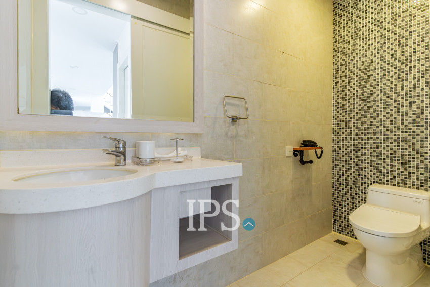 Duplex 5 Bedroom Serviced Penthouse For Rent - BKK1, Phnom Penh