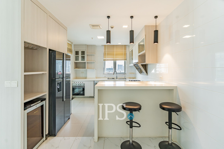 Duplex 5 Bedroom Serviced Penthouse For Rent - BKK1, Phnom Penh